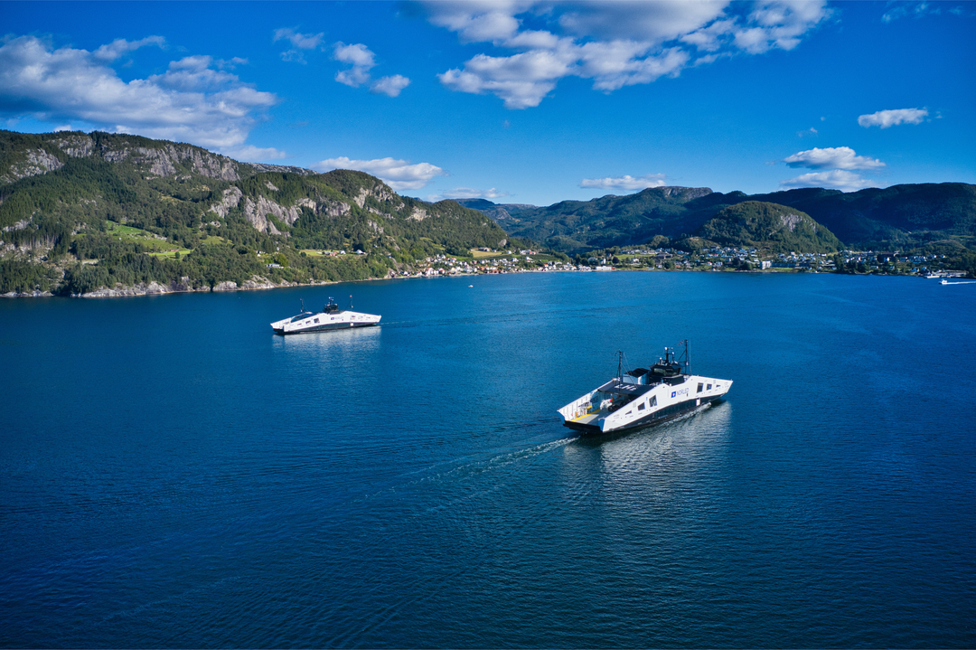 Trideck-dekksbelegg levert til ferjene M/F Hydra og M/F Nesvik